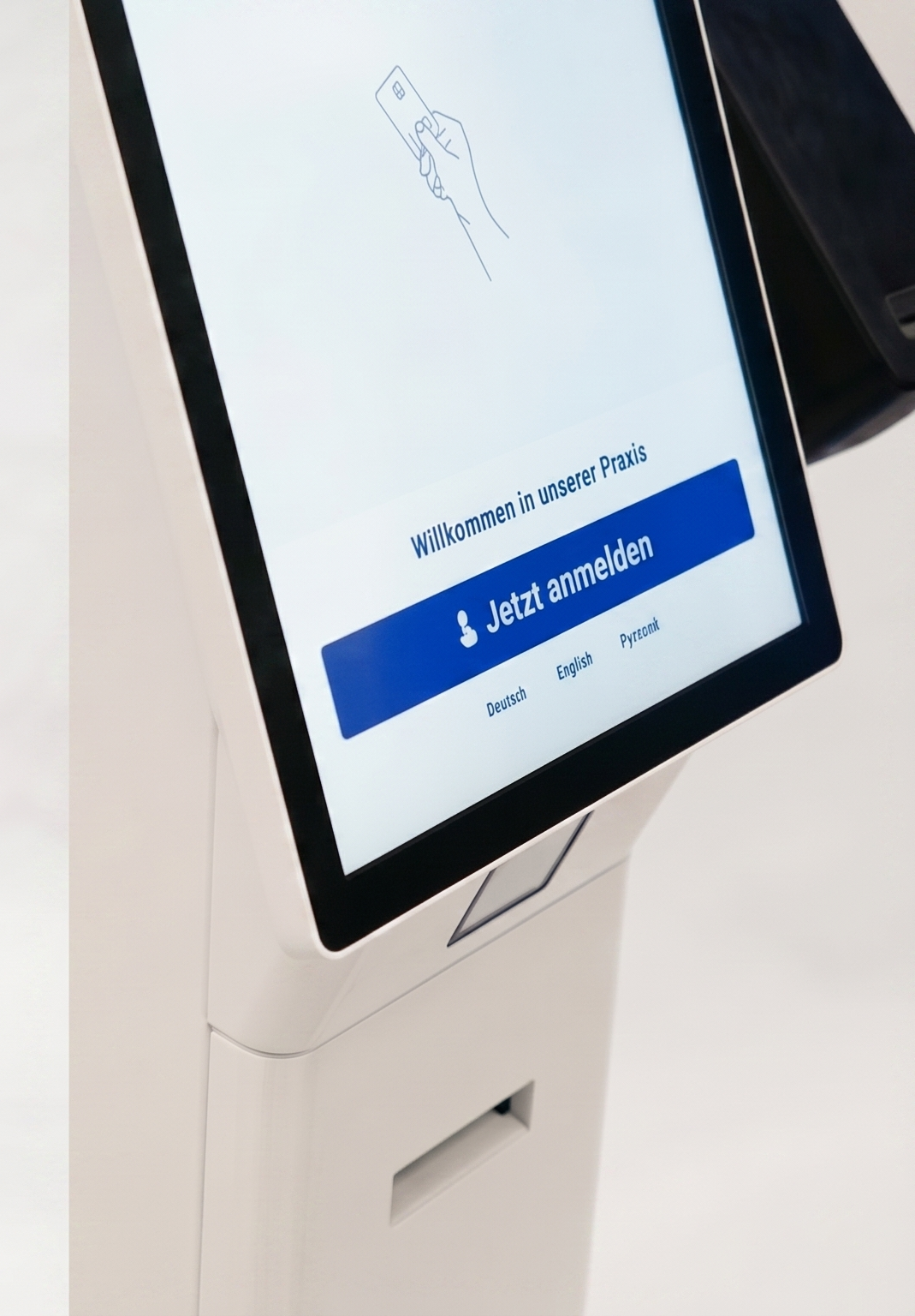 Detailansicht des docport Smart Touch Terminals: Kartenleser, Bondrucker und Display im Überblick